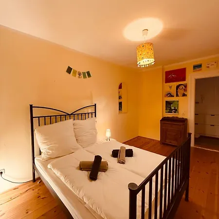 Charmantes Altbau-apartment Nahe Ice-bahnhof Mit Balkon Und Grosser Kueche By Castora Homes * Kassel