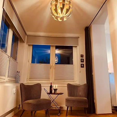 Charmantes Altbau-apartment Nahe Ice-bahnhof Mit Balkon Und Großer Küche By Castora Homes Kassel