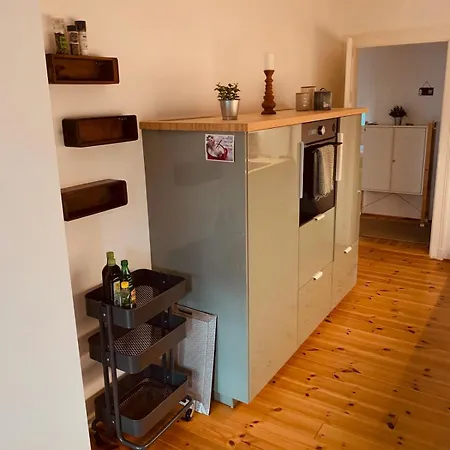 Appartement Charmantes Altbau-apartment Nahe Ice-bahnhof Mit Balkon Und Grosser Kueche By Castora Homes