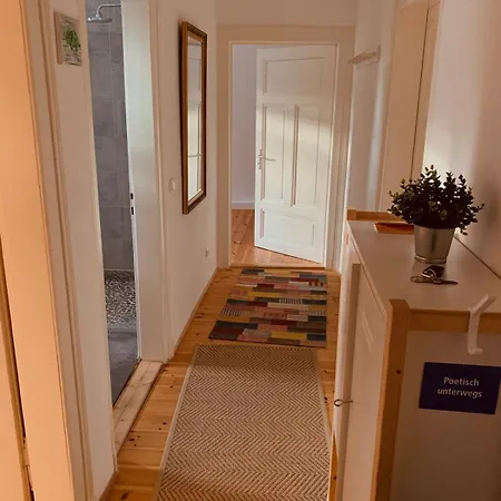 Charmantes Altbau-apartment Nahe Ice-bahnhof Mit Balkon Und Grosser Kueche By Castora Homes *