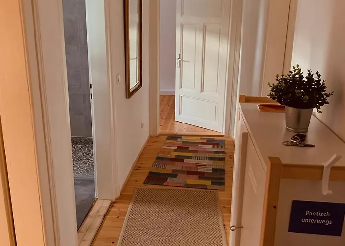 Charmantes Altbau-apartment Nahe Ice-bahnhof Mit Balkon Und Grosser Kueche By Castora Homes *